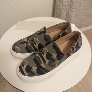 Suede camo sneaker slides